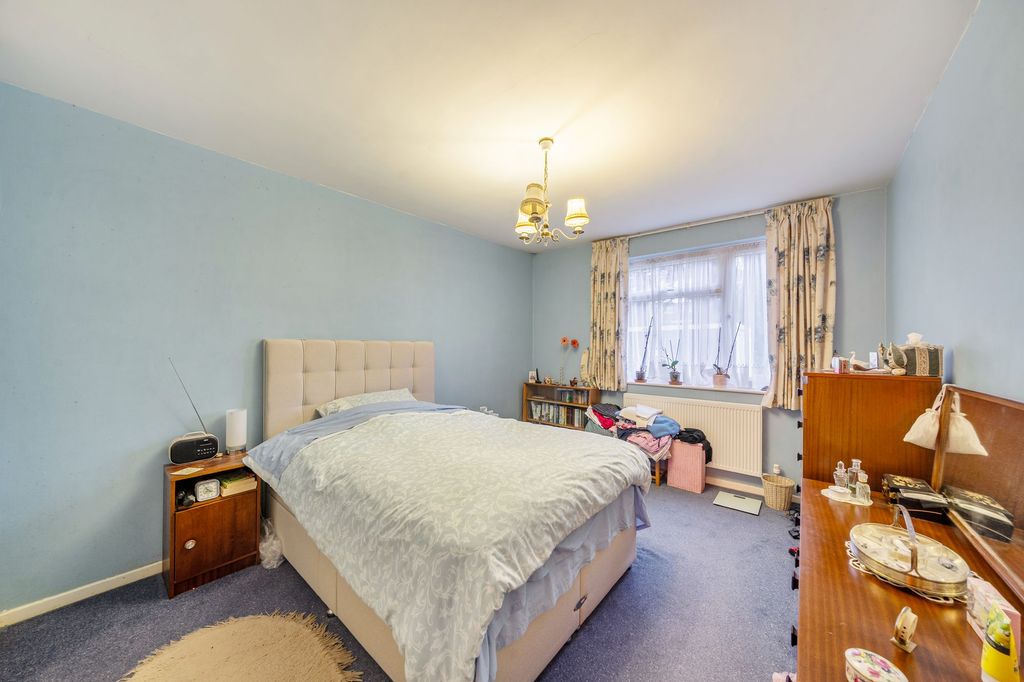 Property photo 3 of 11 Bedroom