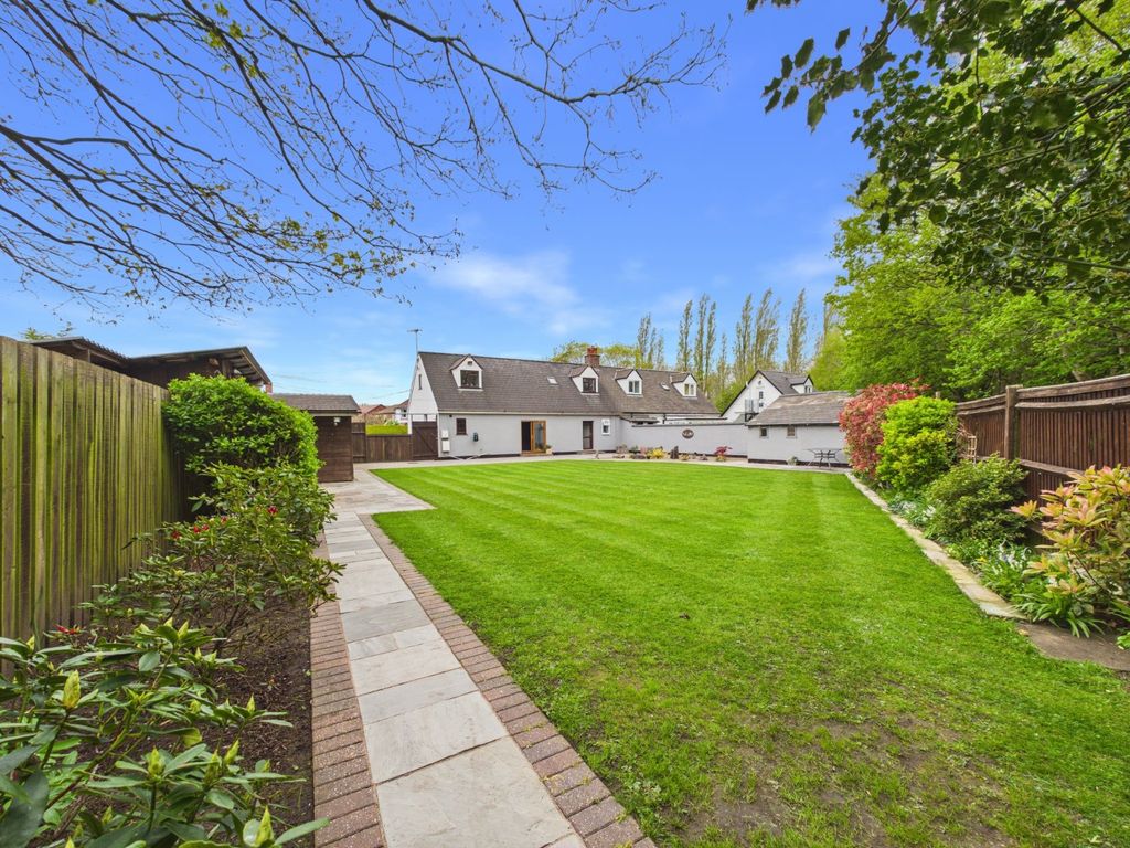 Property photo 1 of 16 Picture No. 18