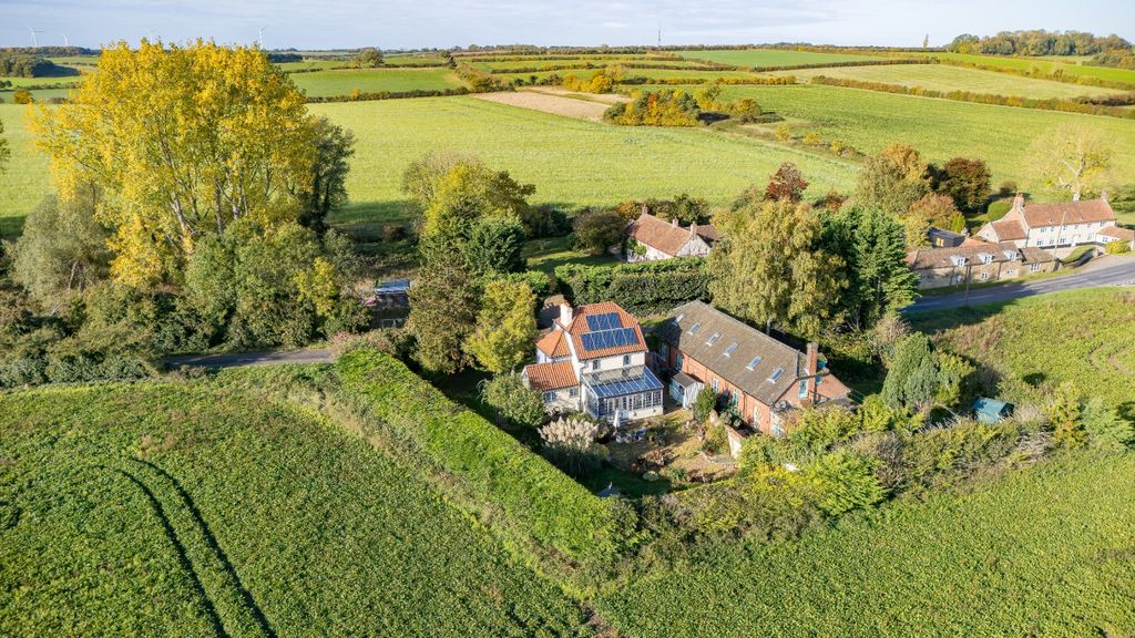 Property photo 2 of 34 4605043