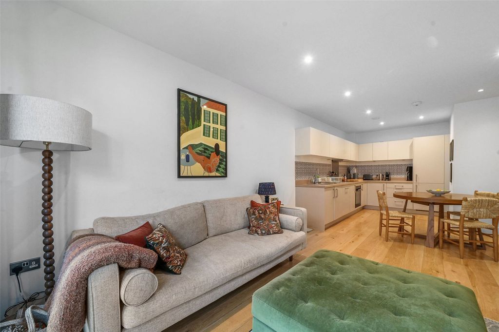 Property photo 3 of 17 Picture No. 12