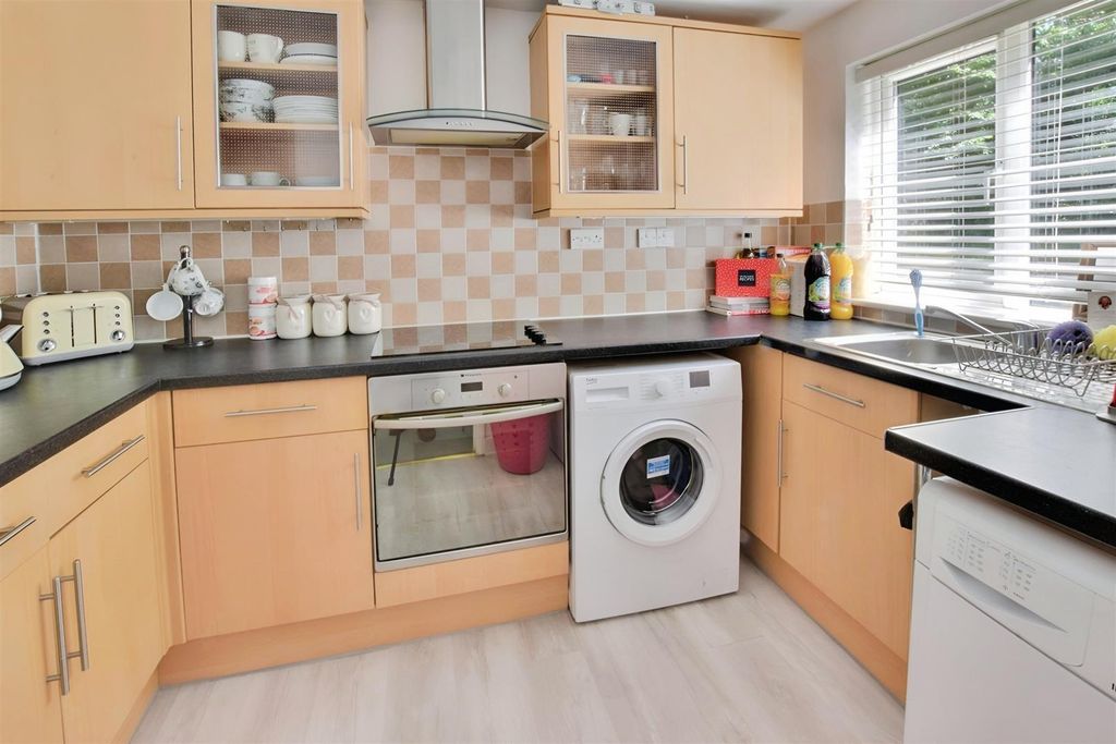 Property photo 2 of 7 889Cdb12-Kitchen.Jpg