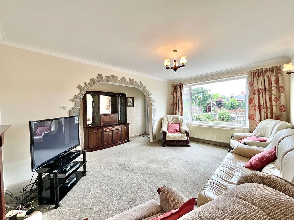 Property photo 2 of 26