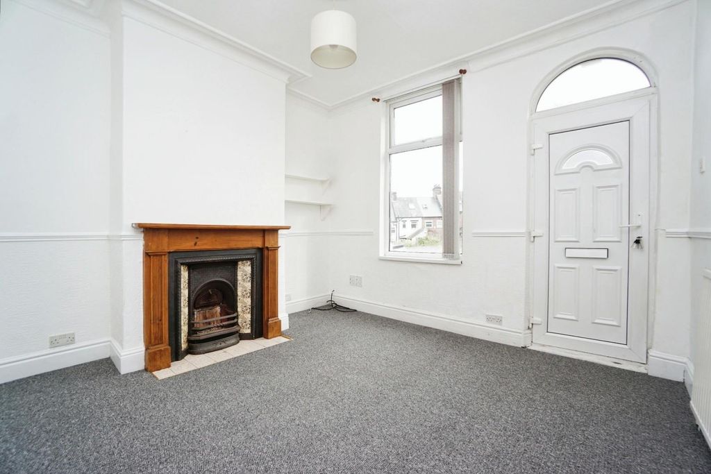 Property photo 3 of 9 Living Room