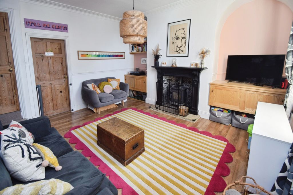 Property photo 2 of 19 78Ba4930-Lounge 201