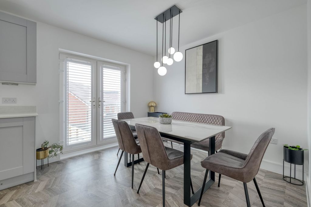 Property photo 3 of 33