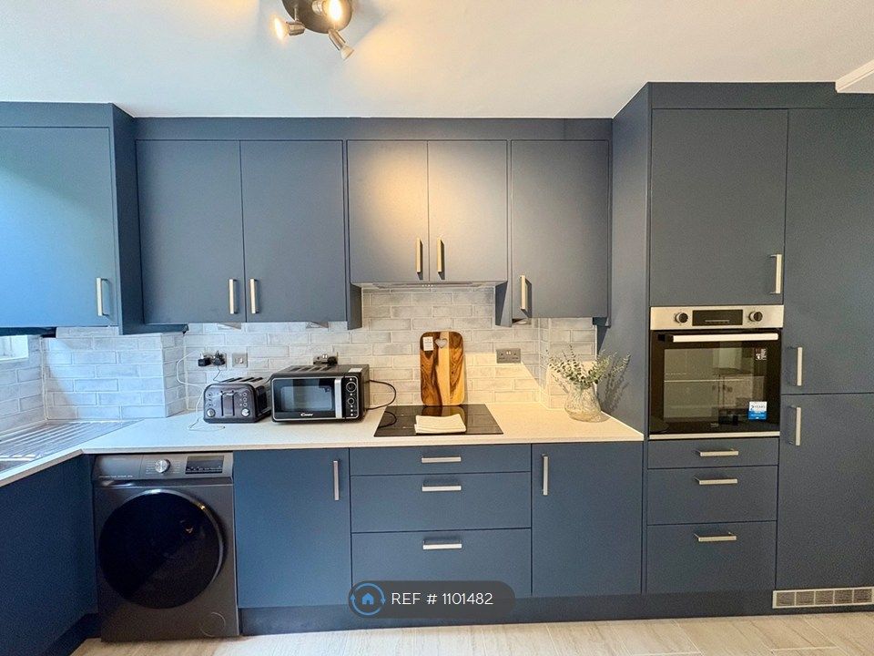 Property photo 2 of 21 Contemporary Navy Kitchen, Integrated Appliances
