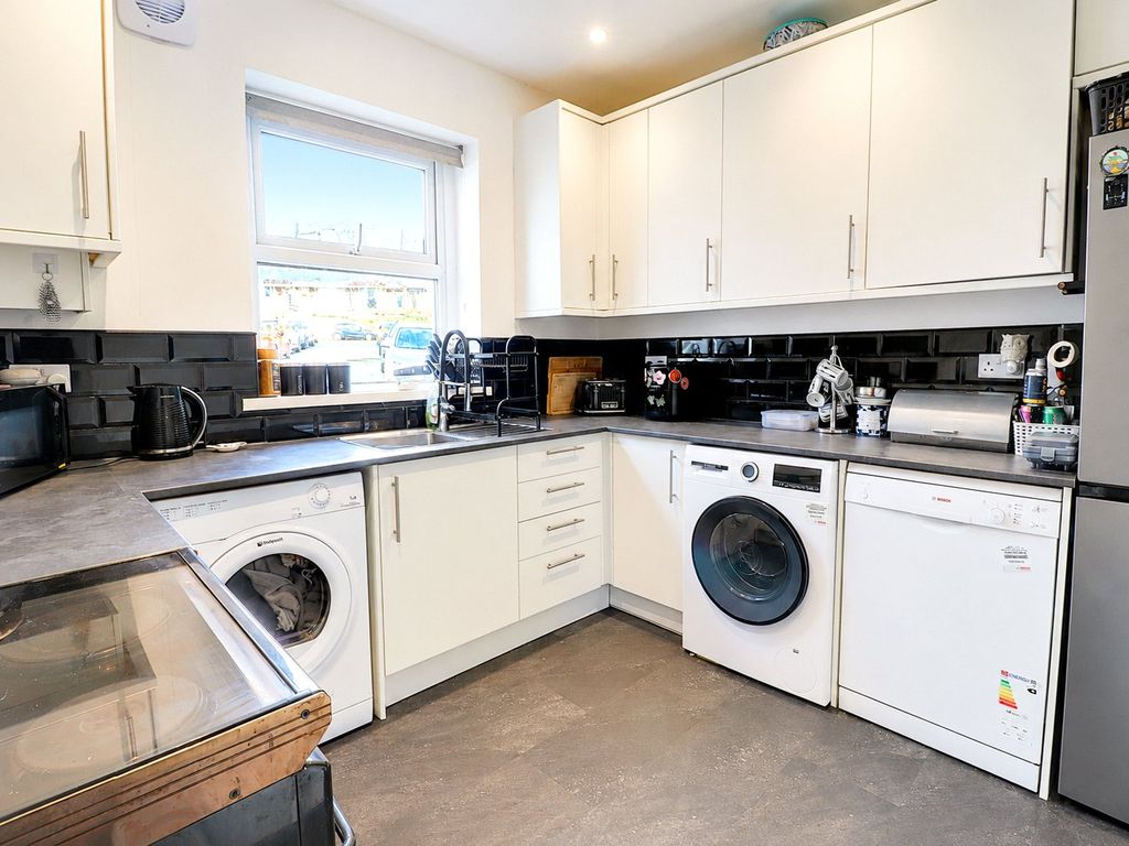 Property photo 2 of 11 2 - Picture No. 19