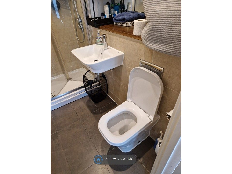 Property photo 3 of 7 Your Ensuite Bathroom