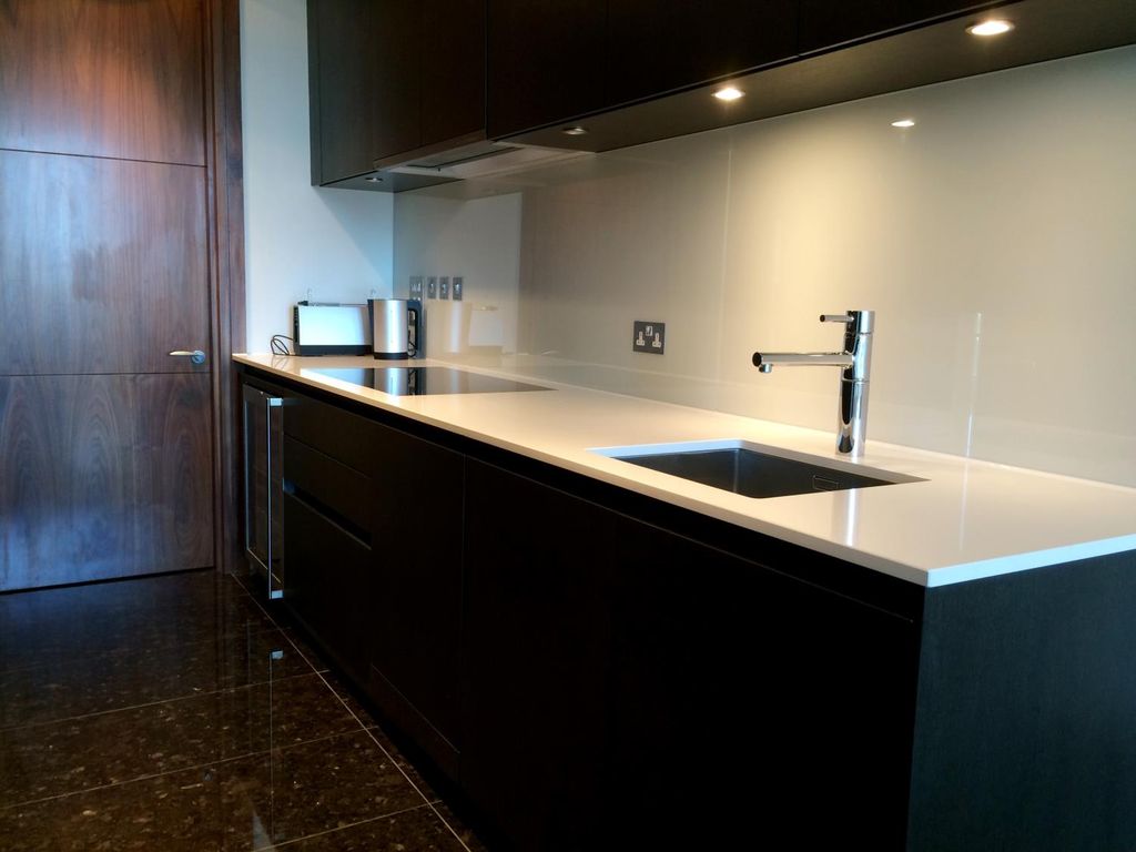 Property photo 3 of 9 Kitchen