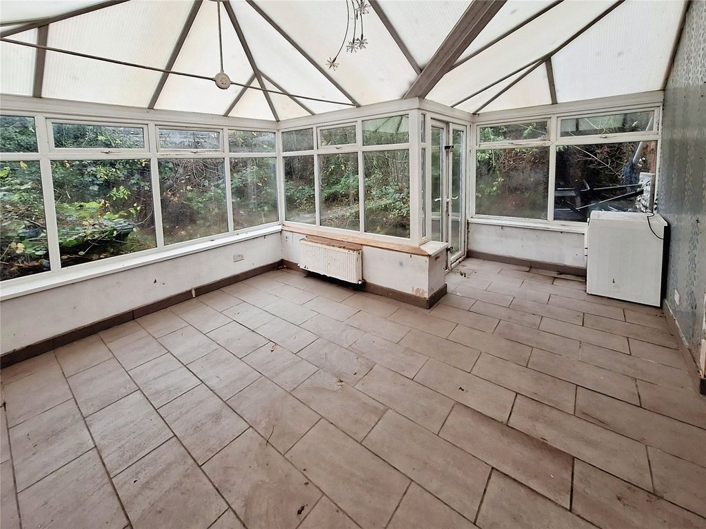 Property photo 2 of 9 Conservatory