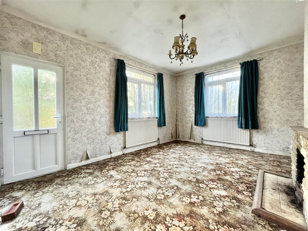 Property photo 3 of 23