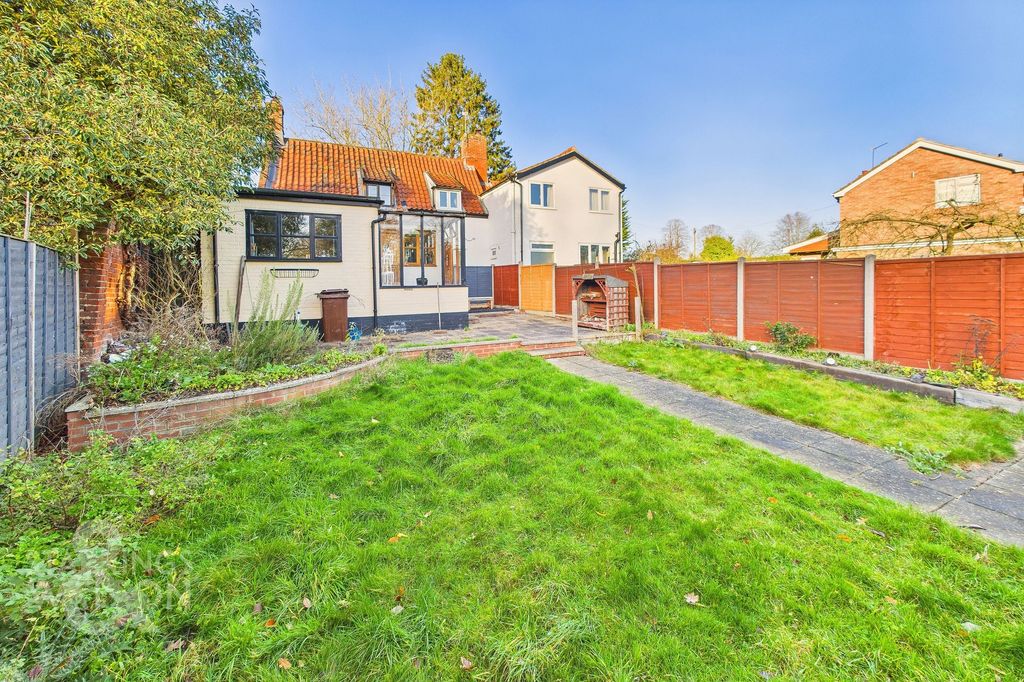 Property photo 3 of 17