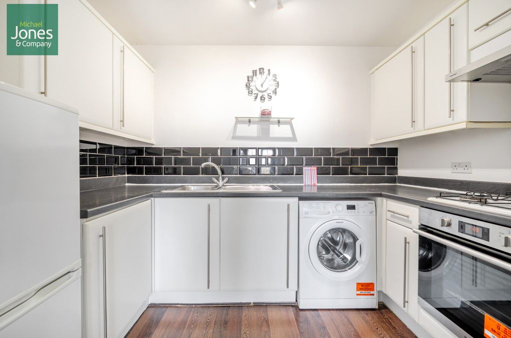 Property photo 2 of 14 4E52E8Db-75F2-414...