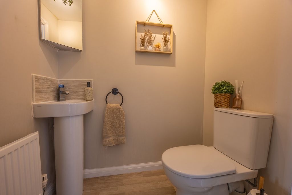 Property photo 3 of 38