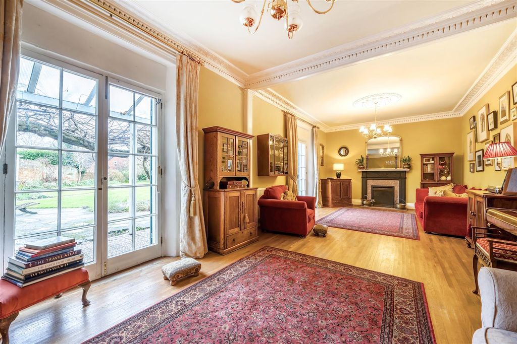 Property photo 2 of 38 Drawing Room