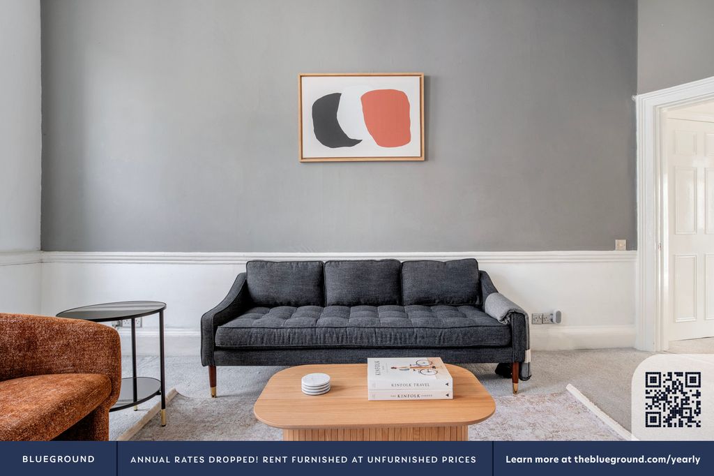 Property photo 3 of 20 Living Room