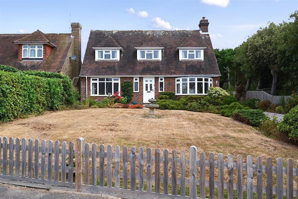 Property photo 1 of 33 Heather-Cottage-Cooden-Close (32).Jpg