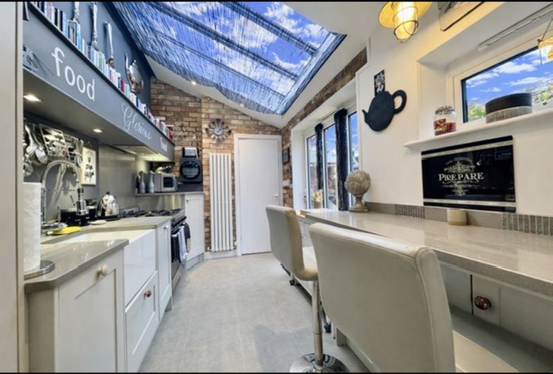 Property photo 3 of 30 Kitchen