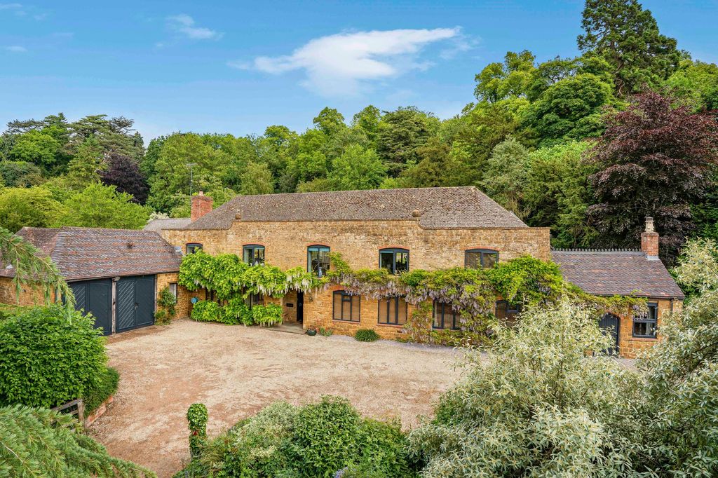 Property photo 1 of 32 The Coach House