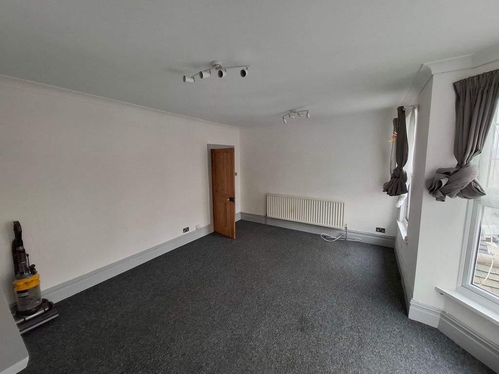 Property photo 2 of 5 Living Room