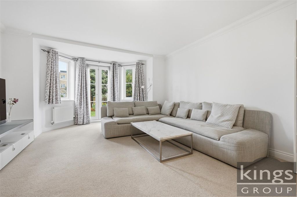 Property photo 3 of 21