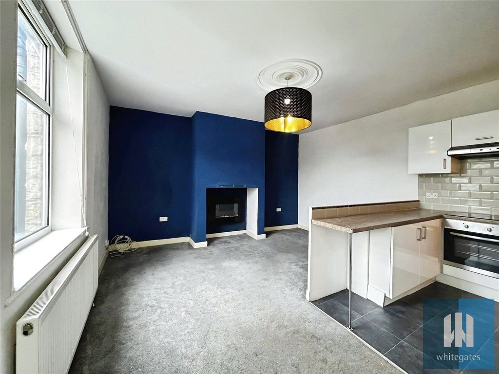 Property photo 2 of 16 Picture No. 21