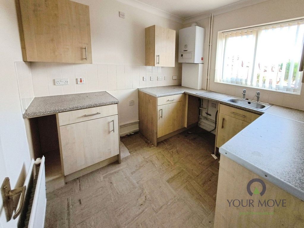 Property photo 3 of 7 Kitchen