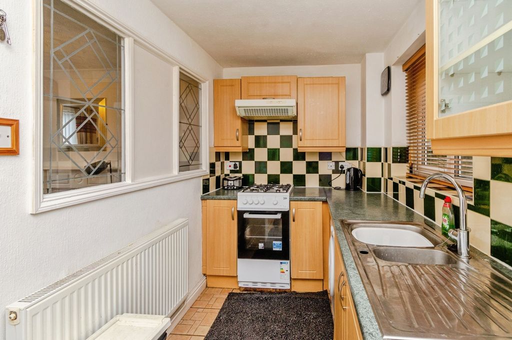 Property photo 2 of 17 Photo