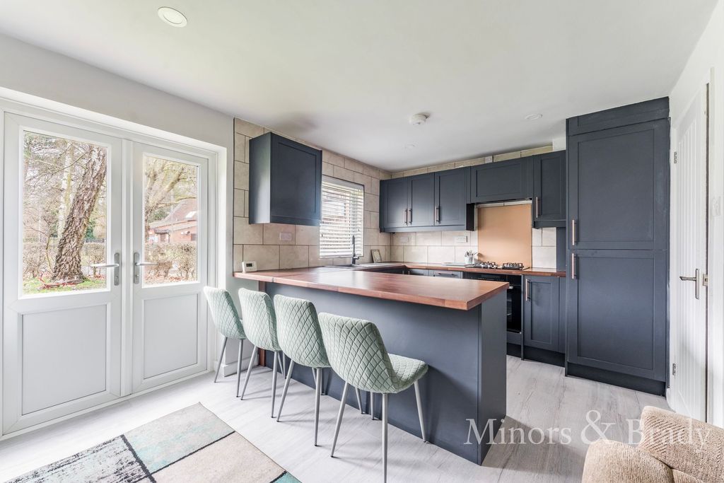 Property photo 2 of 20