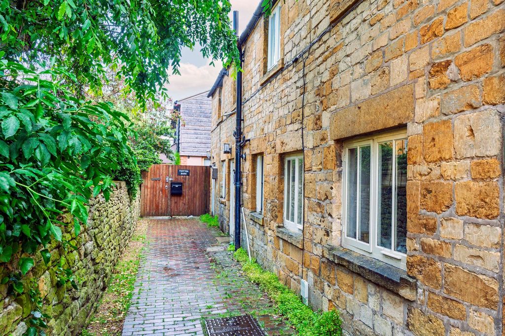 Property photo 1 of 10 Entrance View