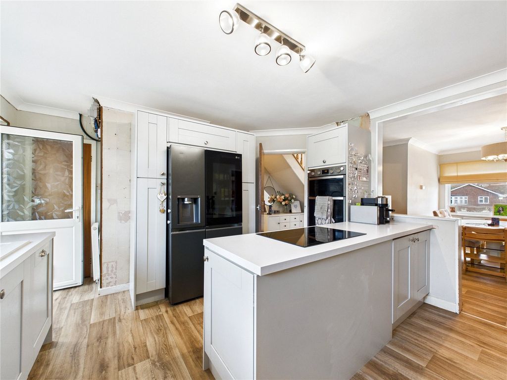 Property photo 3 of 27 Picture No. 11