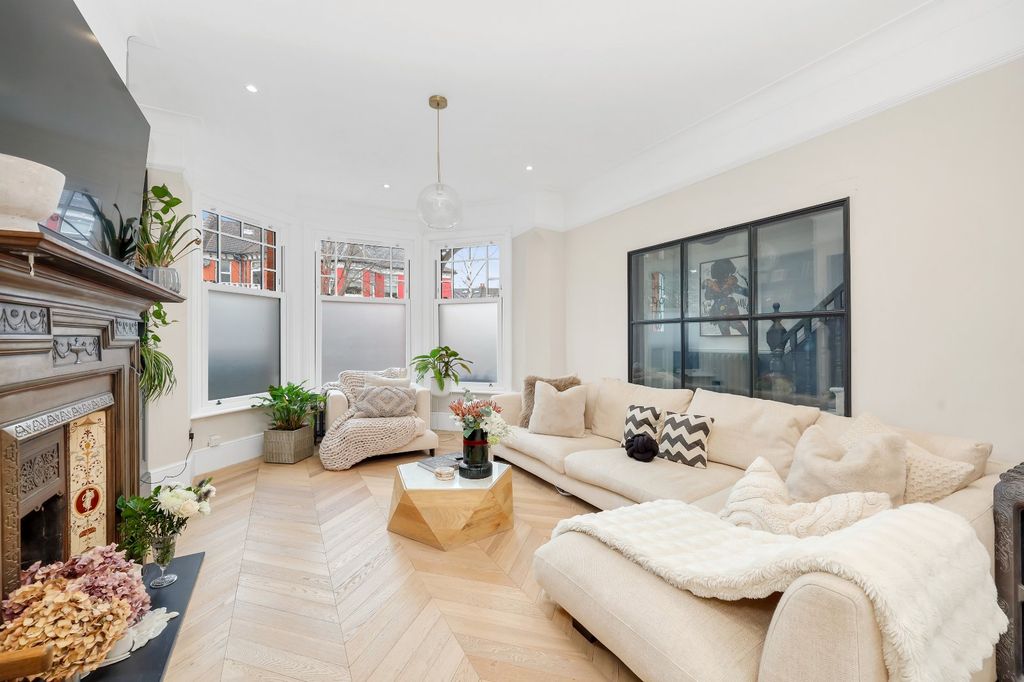 Property photo 3 of 15 Picture No. 06