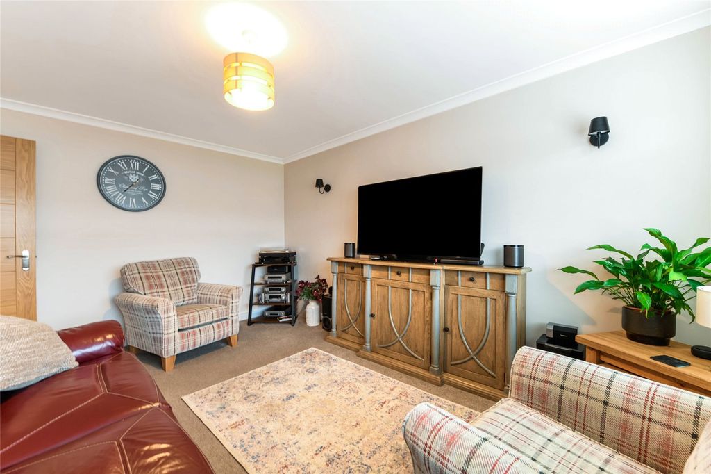 Property photo 3 of 23 Picture No. 13