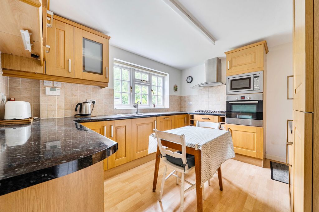 Property photo 3 of 18