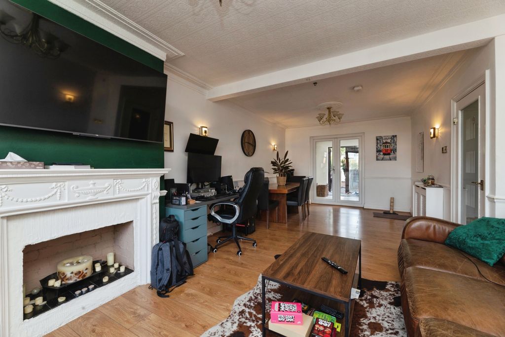 Property photo 2 of 20 Img_2010