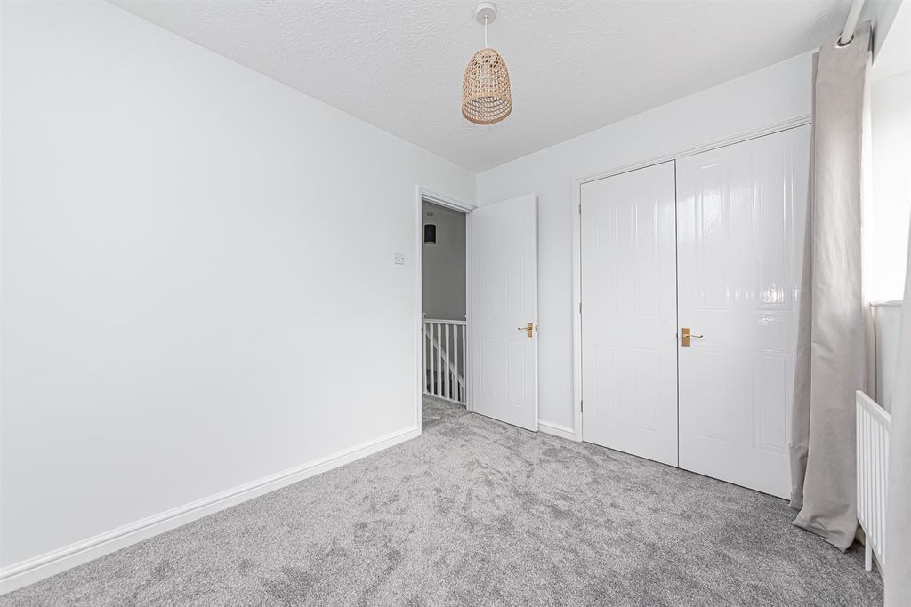 Property photo 3 of 27 5 Davy Close  (3).Jpg