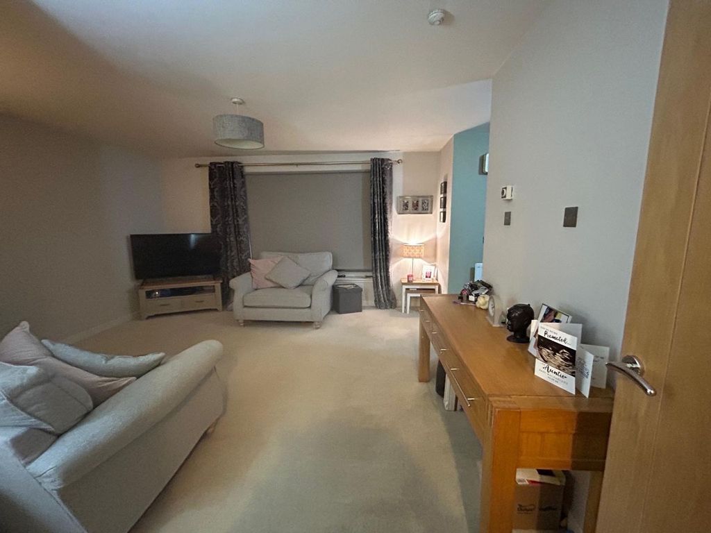 Property photo 3 of 7