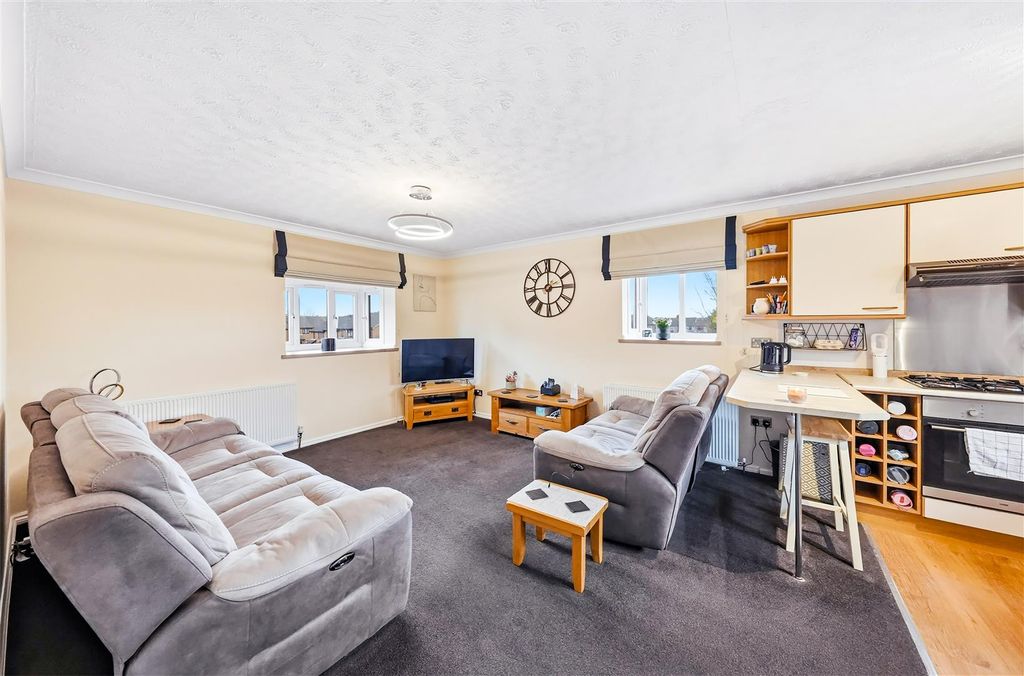 Property photo 2 of 12 Lounge/Kitchen