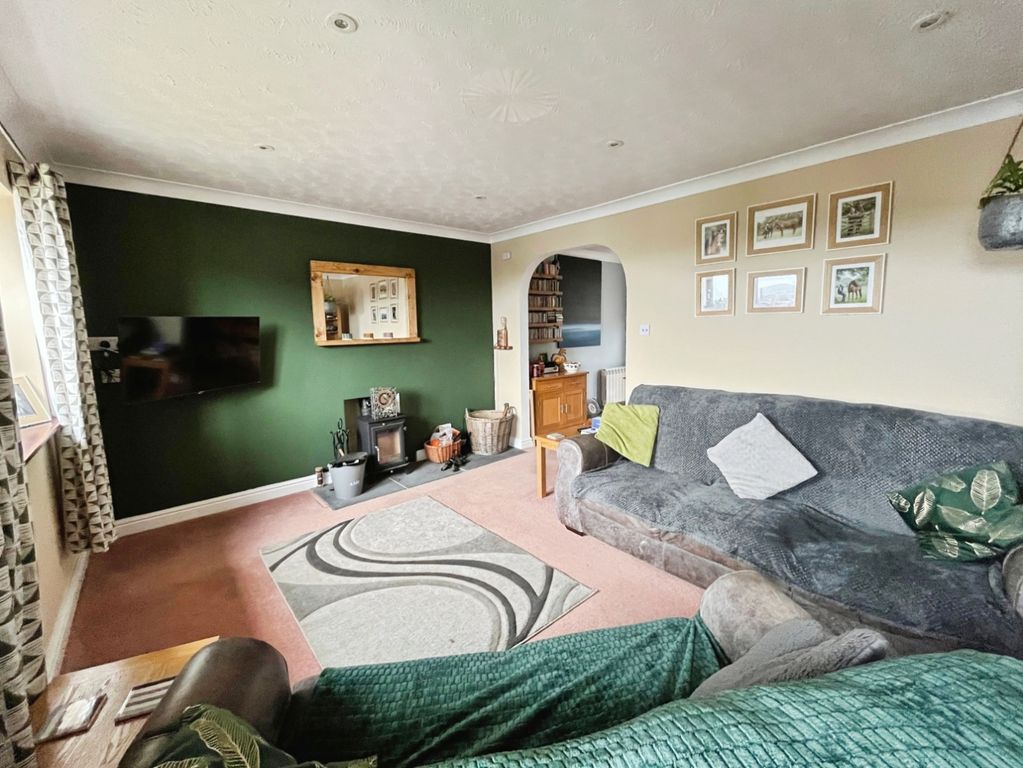 Property photo 3 of 21