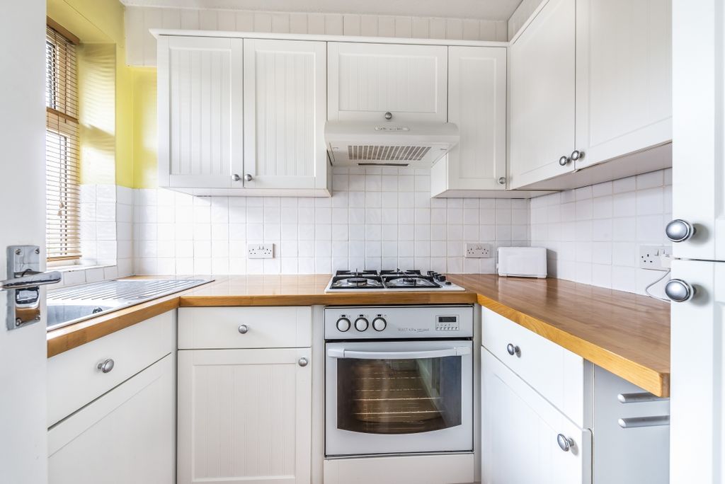Property photo 1 of 6 328725 (4)