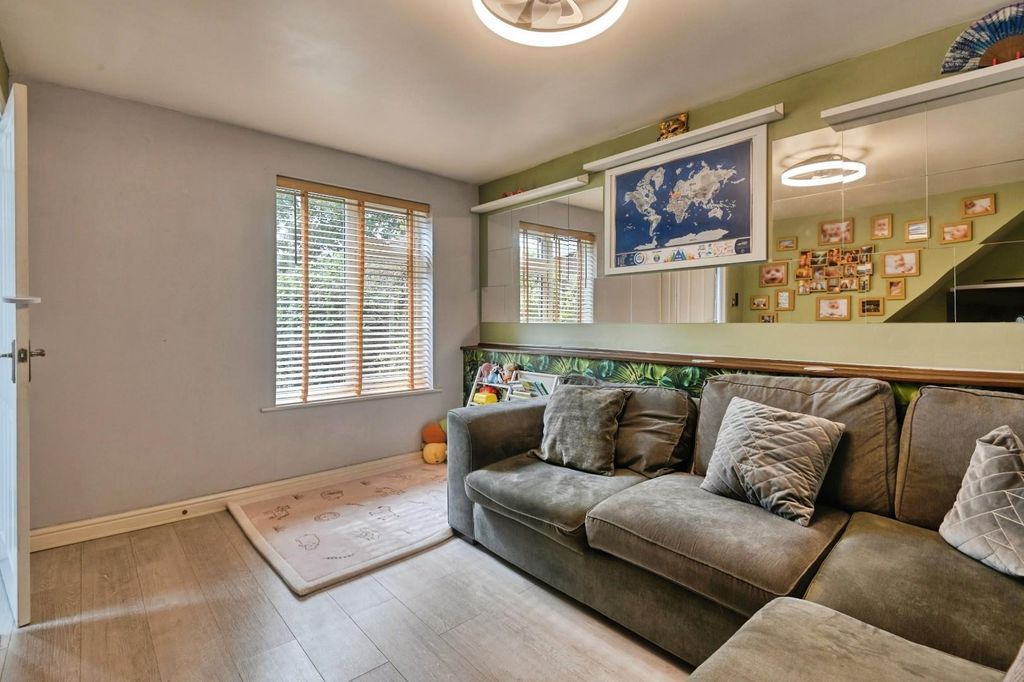 Property photo 3 of 18 2Han4.Jpg
