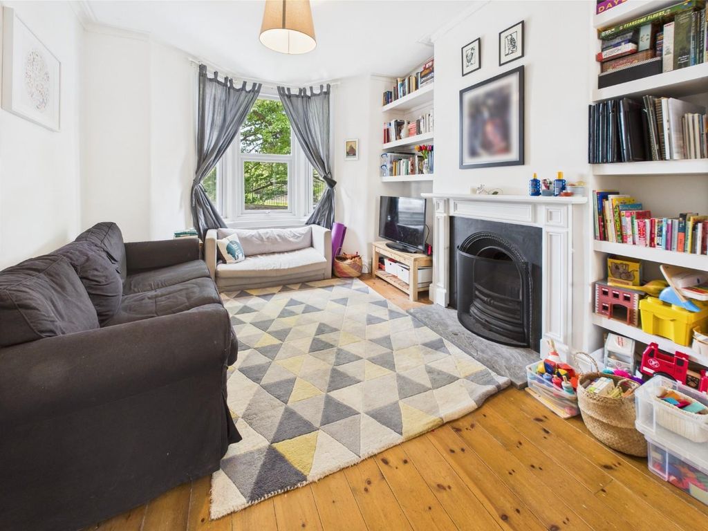 Property photo 3 of 27 Cam01530G0-Pr0267-Still019.Jpg
