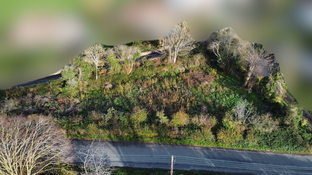 Property photo 2 of 8 Plot