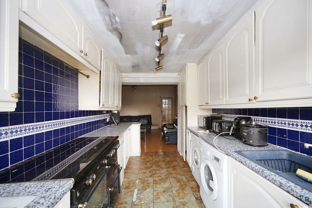 Property photo 3 of 22