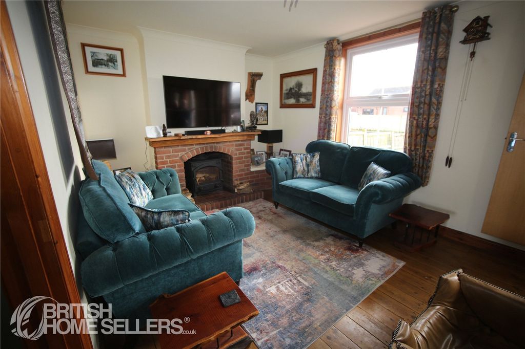 Property photo 2 of 23 Picture No. 25