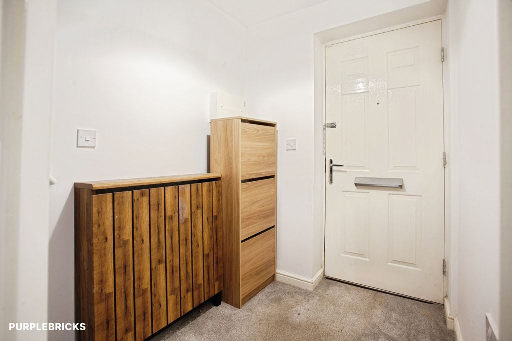 Property photo 2 of 26
