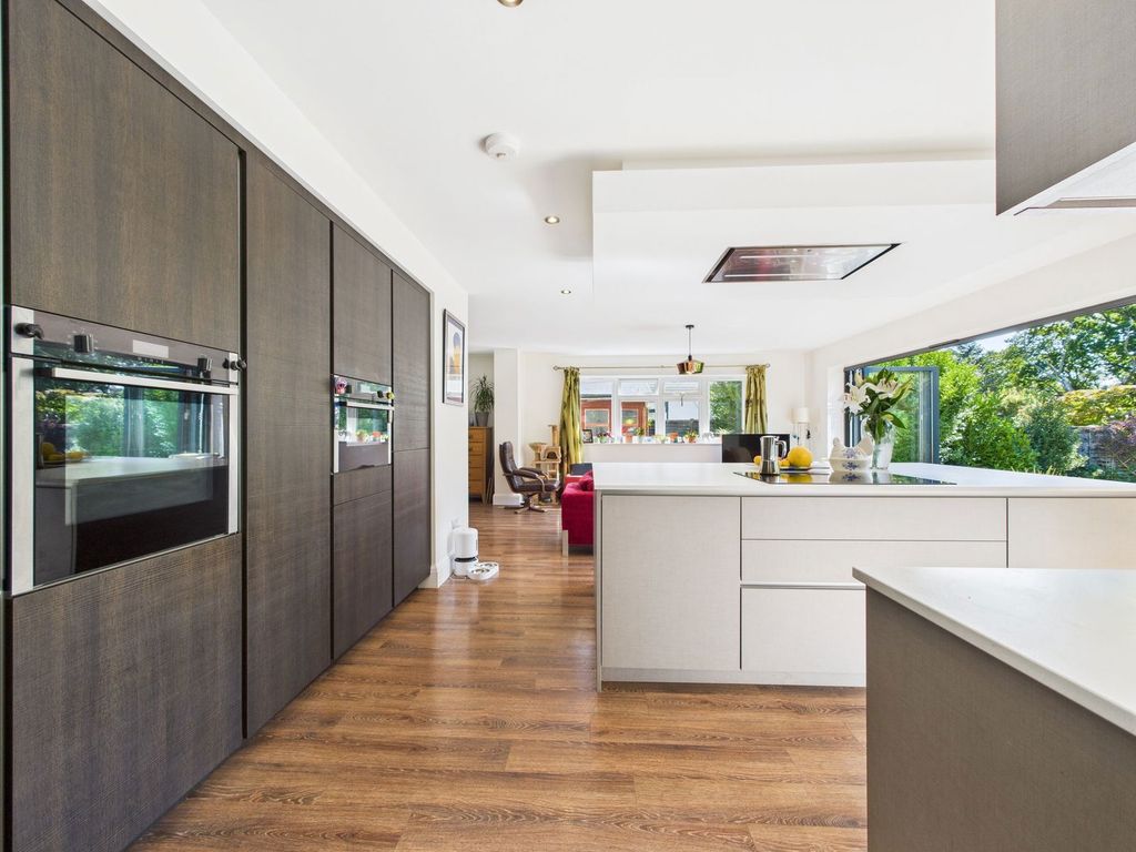 Property photo 3 of 36