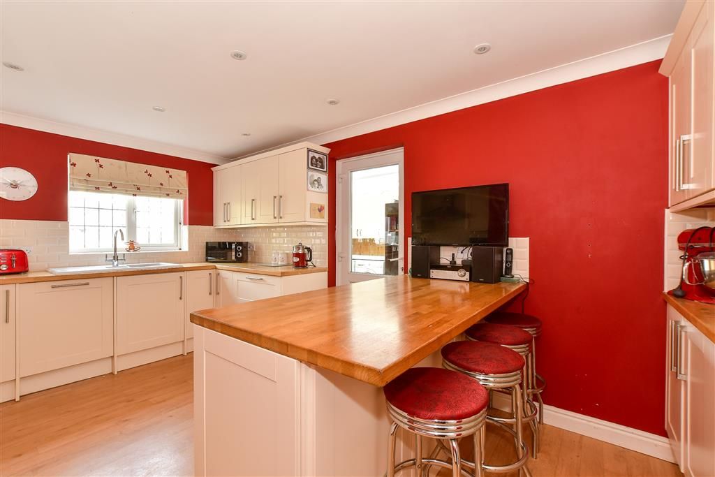 Property photo 2 of 16 Kitchen/ Breakfast Room