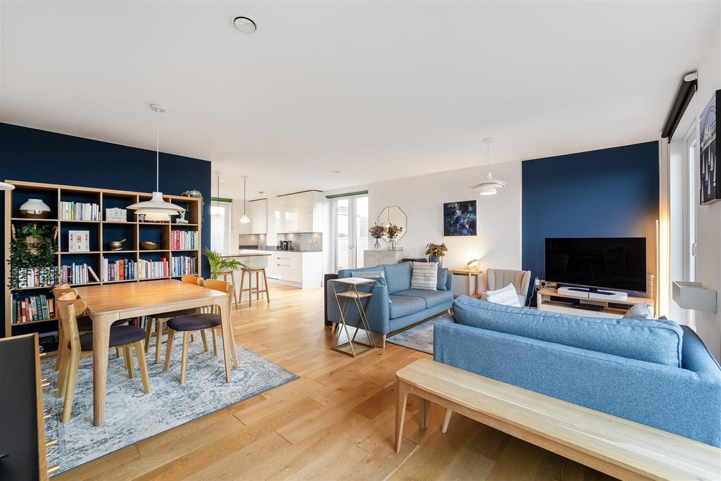 Property photo 1 of 15 Helliwell & Co