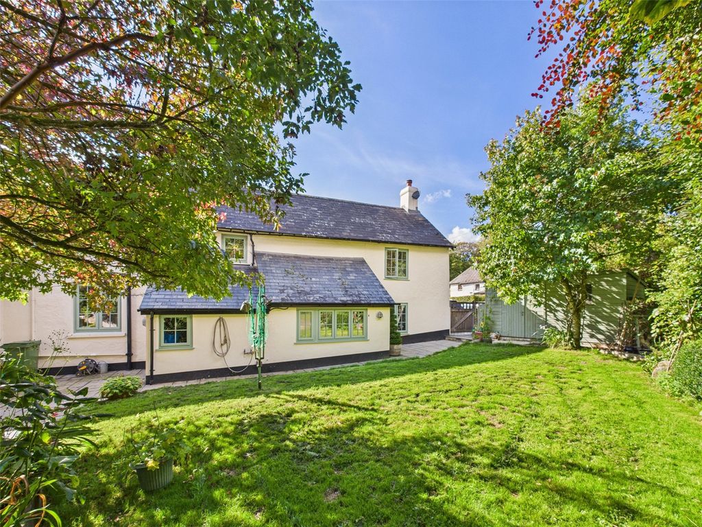 Property photo 2 of 19 Garden